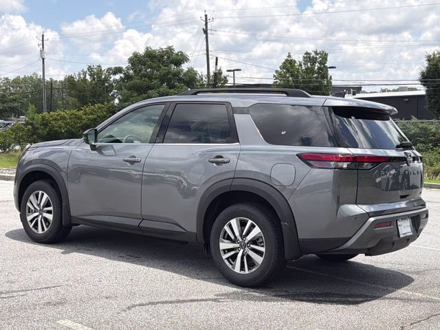 2026 Gun Metallic Nissan Pathfinder SL FWD SUV