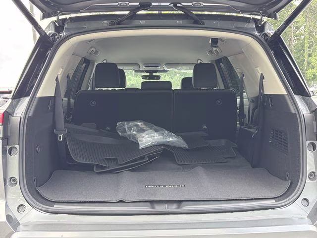 2026 Gun Metallic Nissan Pathfinder SL FWD SUV