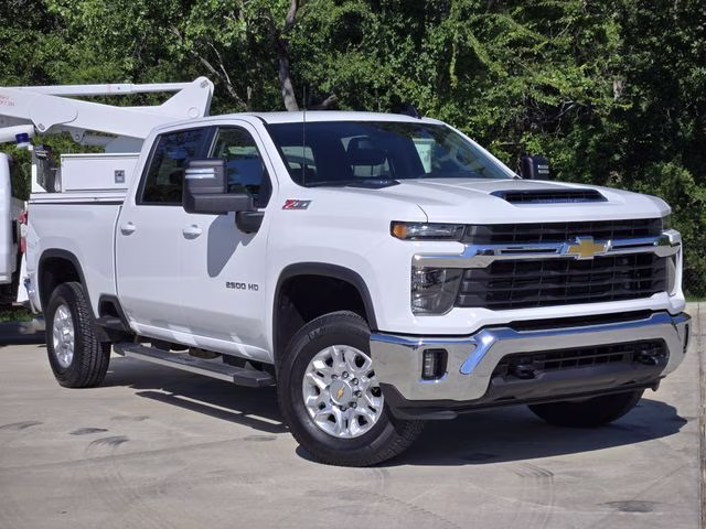 2025 Summit White Chevrolet Silverado 2500HD LT 4X4 Truck