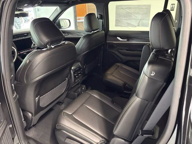 2026 Diamond Black Crystal Pearlcoat Jeep Grand Cherokee L 85th Anniversary Edition 4X4 SUV