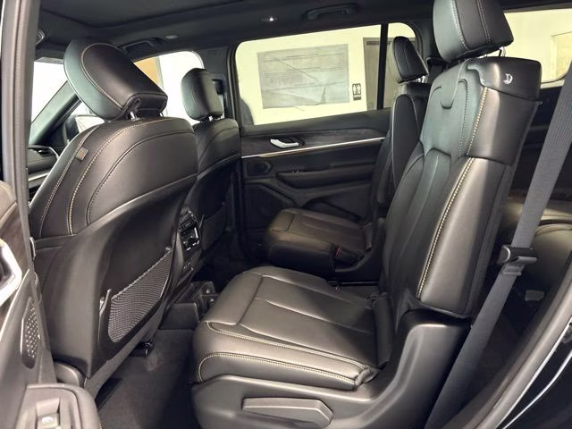 2026 Diamond Black Crystal Pearlcoat Jeep Grand Cherokee L 85th Anniversary Edition 4X4 SUV