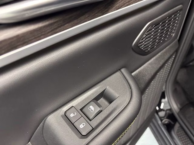 2026 Diamond Black Crystal Pearlcoat Jeep Grand Cherokee L 85th Anniversary Edition 4X4 SUV