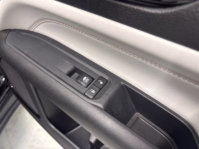 2025 Diamond Black Crystal Pearlcoat Jeep Compass Limited 4X4 SUV