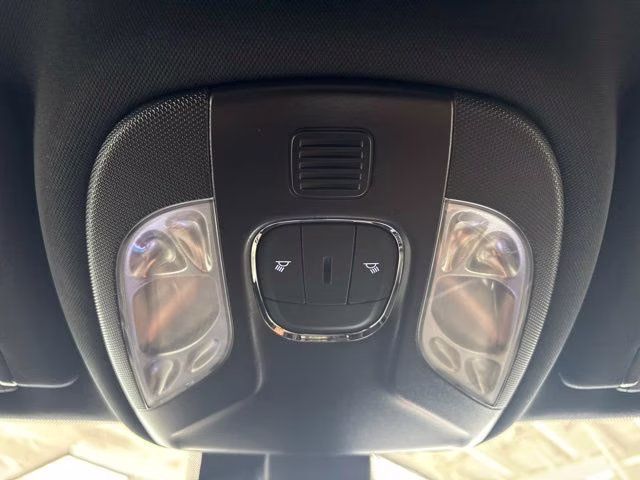 2025 Diamond Black Crystal Pearlcoat Jeep Compass Limited 4X4 SUV