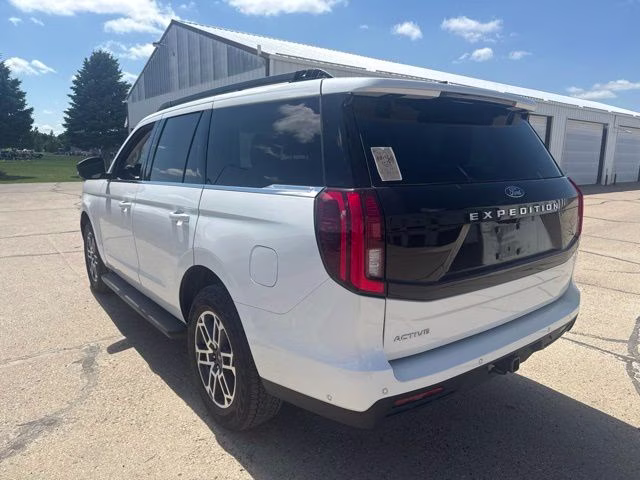 2025 White Metallic Ford Expedition Active 4X4 SUV