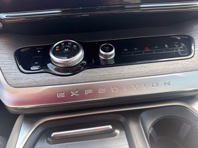 2025 Blue Metallic Ford Expedition Platinum 4X4 SUV