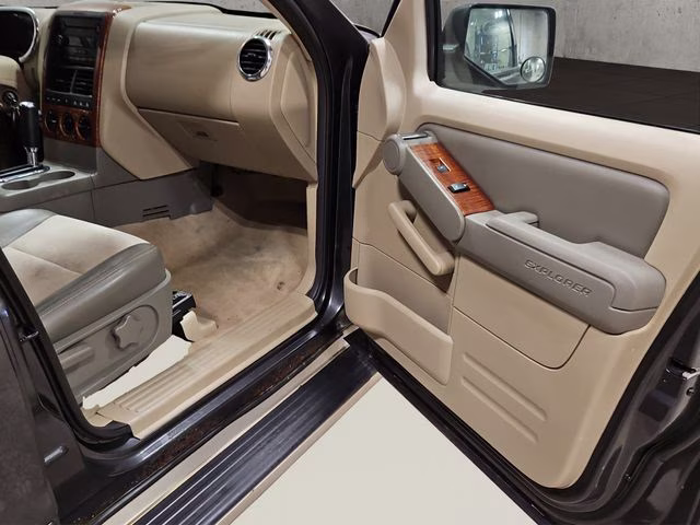 2007 Dark Stone Clearcoat Metallic Ford Explorer Eddie Bauer 4X4 SUV
