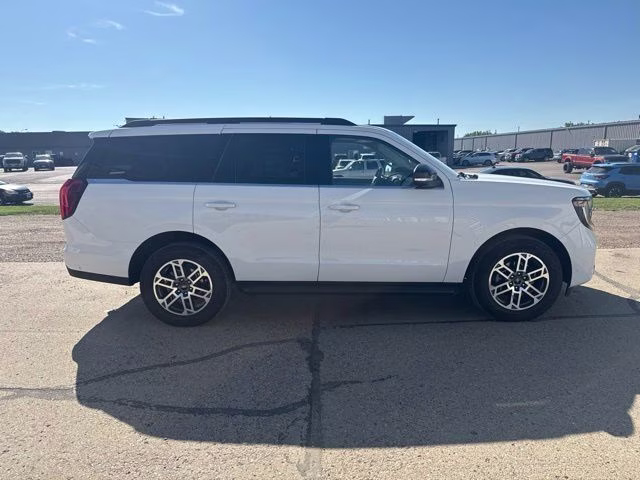 2025 Oxford White Ford Expedition Active 4X4 SUV