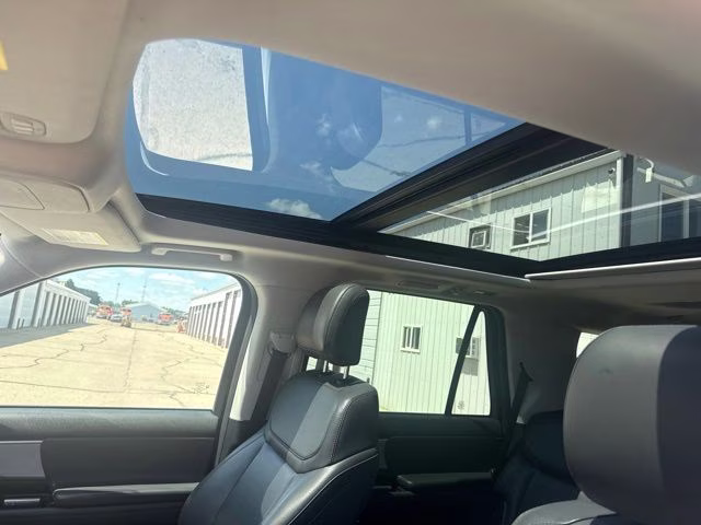 2025 White Metallic Ford Expedition Active 4X4 SUV
