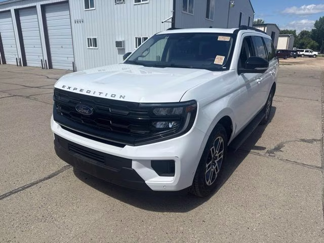 2025 White Metallic Ford Expedition Active 4X4 SUV