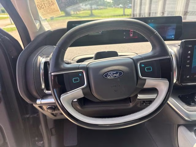 2025 Blue Metallic Ford Expedition Platinum 4X4 SUV