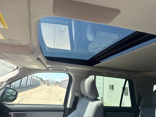 2025 Blue Metallic Ford Expedition Platinum 4X4 SUV