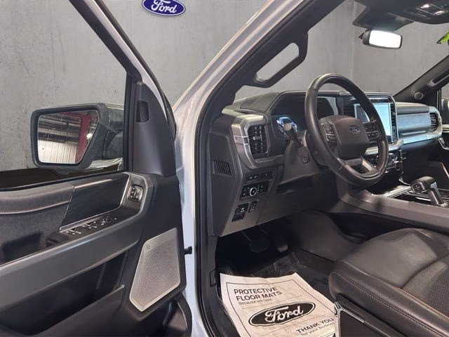 2024 White Metallic Ford F-150 Lariat 4X4 Truck