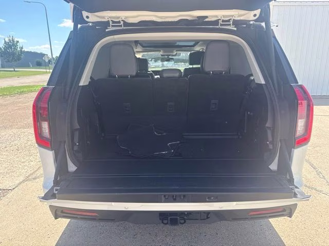2025 White Metallic Ford Expedition Active 4X4 SUV
