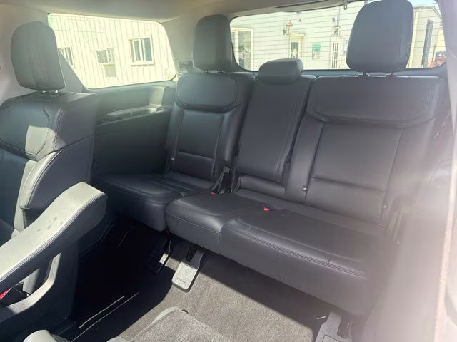 2025 White Metallic Ford Expedition Active 4X4 SUV