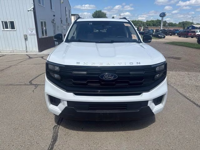 2025 White Metallic Ford Expedition Active 4X4 SUV