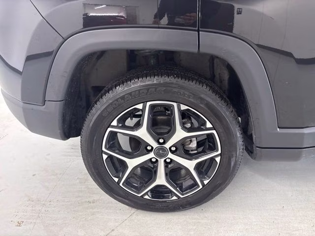 2025 Diamond Black Crystal Pearlcoat Jeep Compass Limited 4X4 SUV