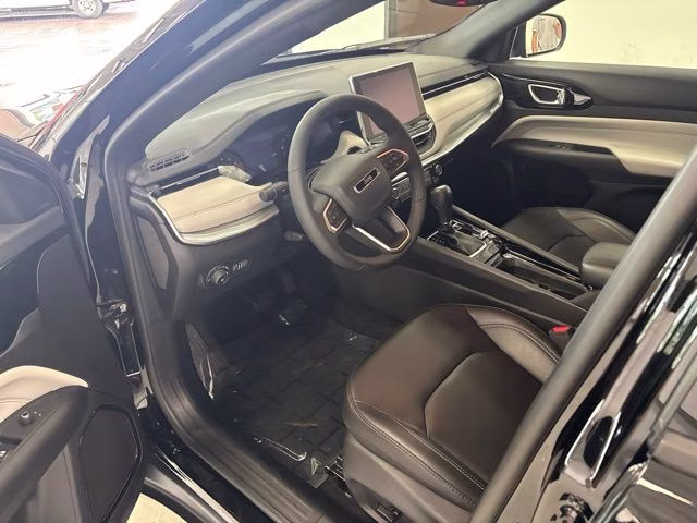 2025 Diamond Black Crystal Pearlcoat Jeep Compass Limited 4X4 SUV