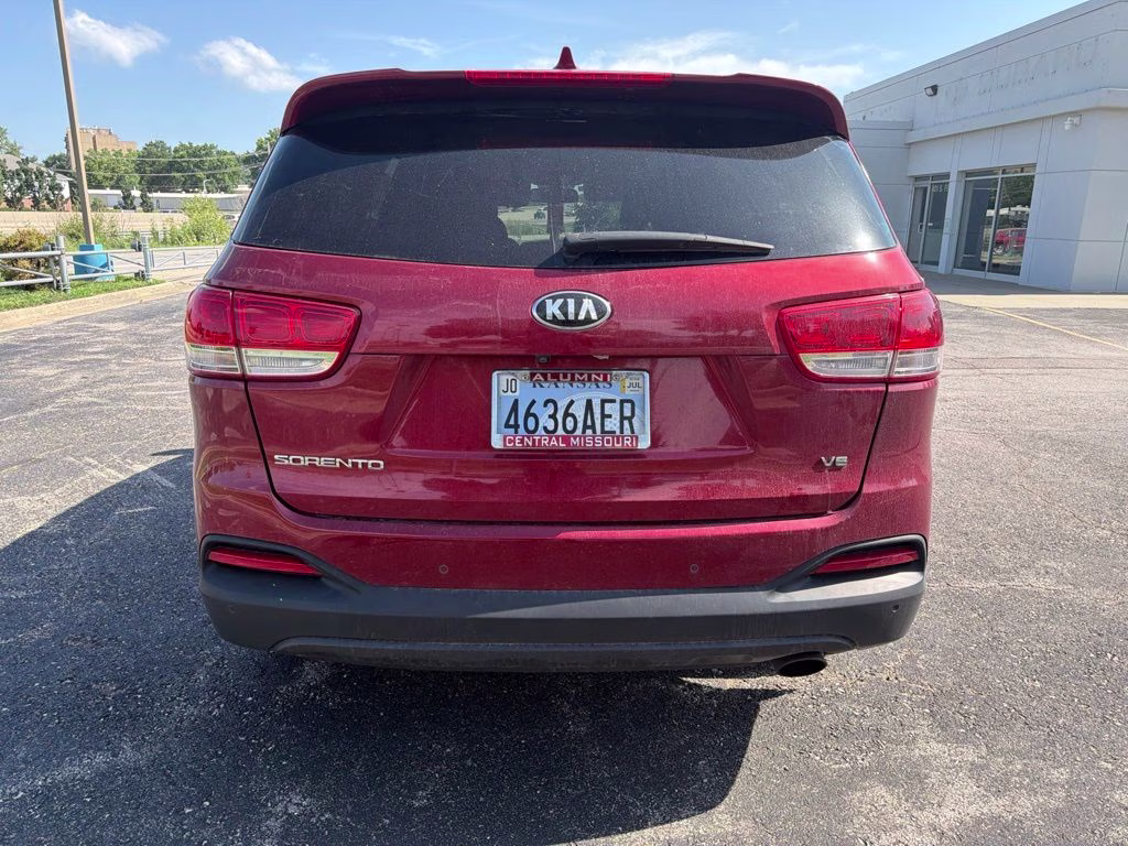 2018 Remington Red Metallic Kia Sorento LX AWD SUV