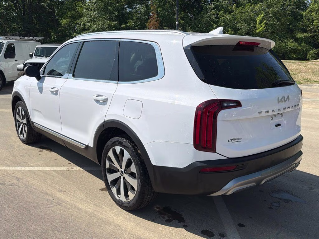 2022 Glacial White Pearl Kia Telluride EX FWD SUV