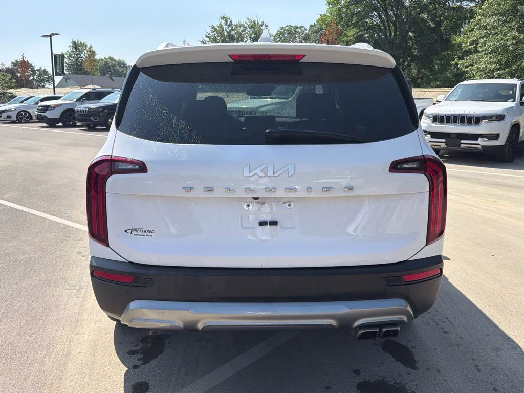 2022 Glacial White Pearl Kia Telluride EX FWD SUV