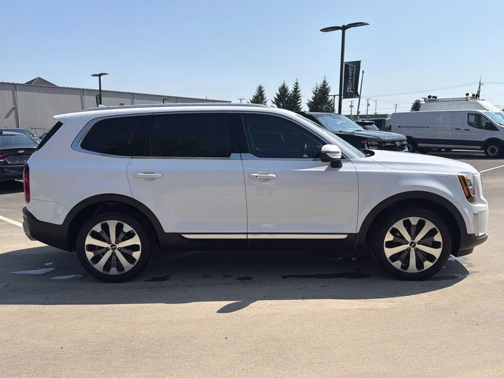2022 Glacial White Pearl Kia Telluride EX FWD SUV