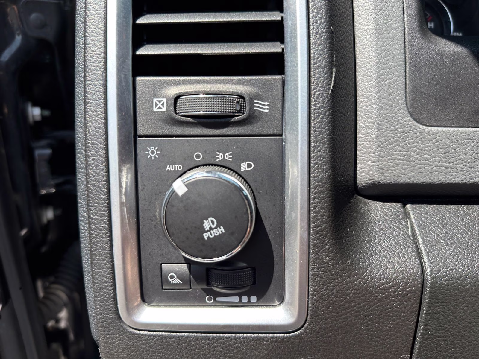 2017 Brilliant Black Crystal Pearlcoat Ram 1500 Big Horn 4X4 Truck