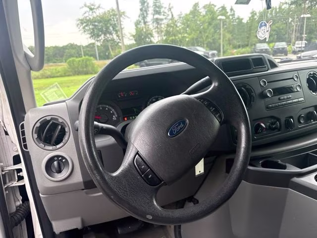 2014 Oxford White Ford Econoline Wagon XLT RWD Van