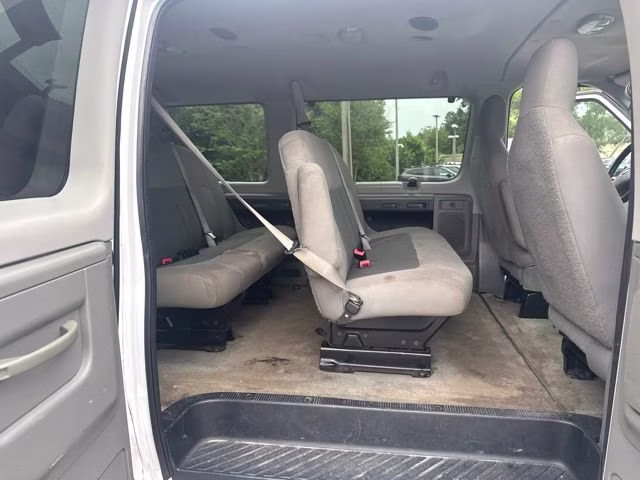 2014 Oxford White Ford Econoline Wagon XLT RWD Van