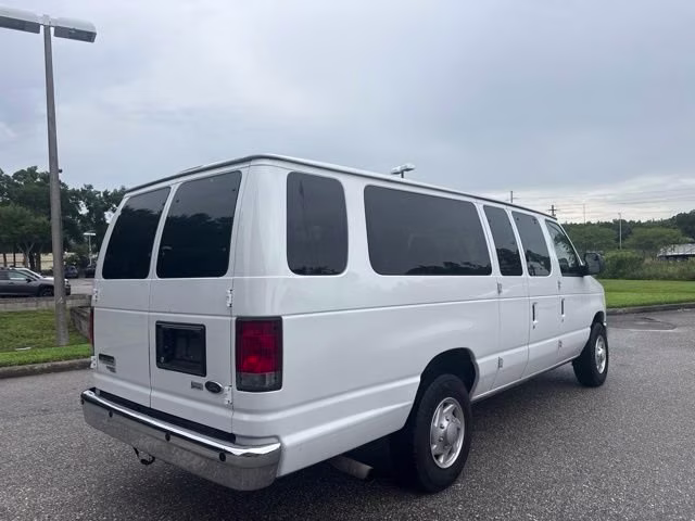 2014 Oxford White Ford Econoline Wagon XLT RWD Van