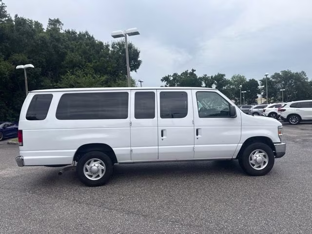 2014 Oxford White Ford Econoline Wagon XLT RWD Van