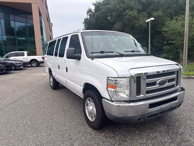 2014 Oxford White Ford Econoline Wagon XLT RWD Van