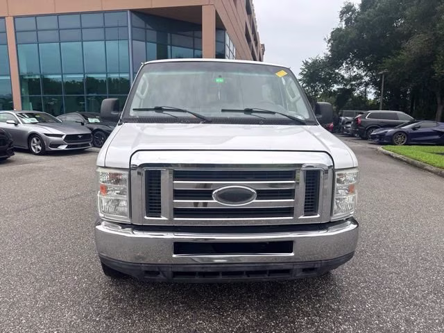 2014 Oxford White Ford Econoline Wagon XLT RWD Van