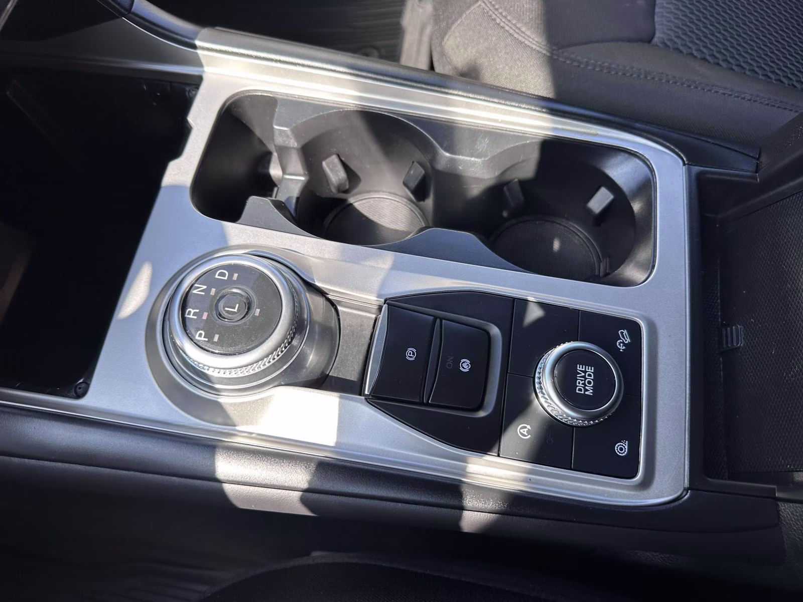 2023 Iconic Silver Metallic Ford Explorer XLT 4WD 4X4 SUV