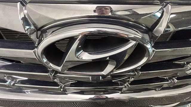2023 Portofino Gray Hyundai Tucson Limited AWD SUV
