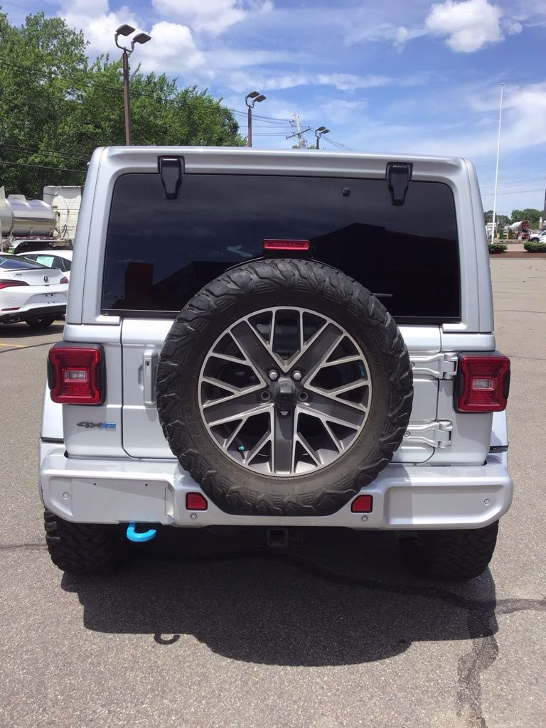 2023 Silver Zynith Clearcoat Jeep Wrangler Sahara 4xe 4X4 SUV