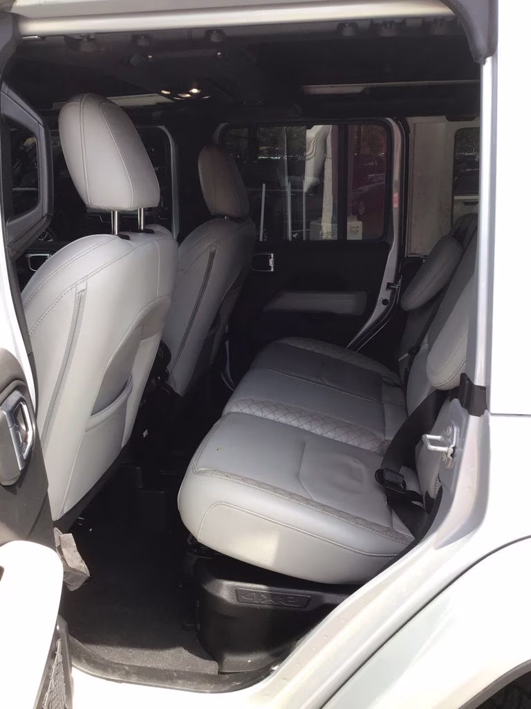 2023 Silver Zynith Clearcoat Jeep Wrangler Sahara 4xe 4X4 SUV