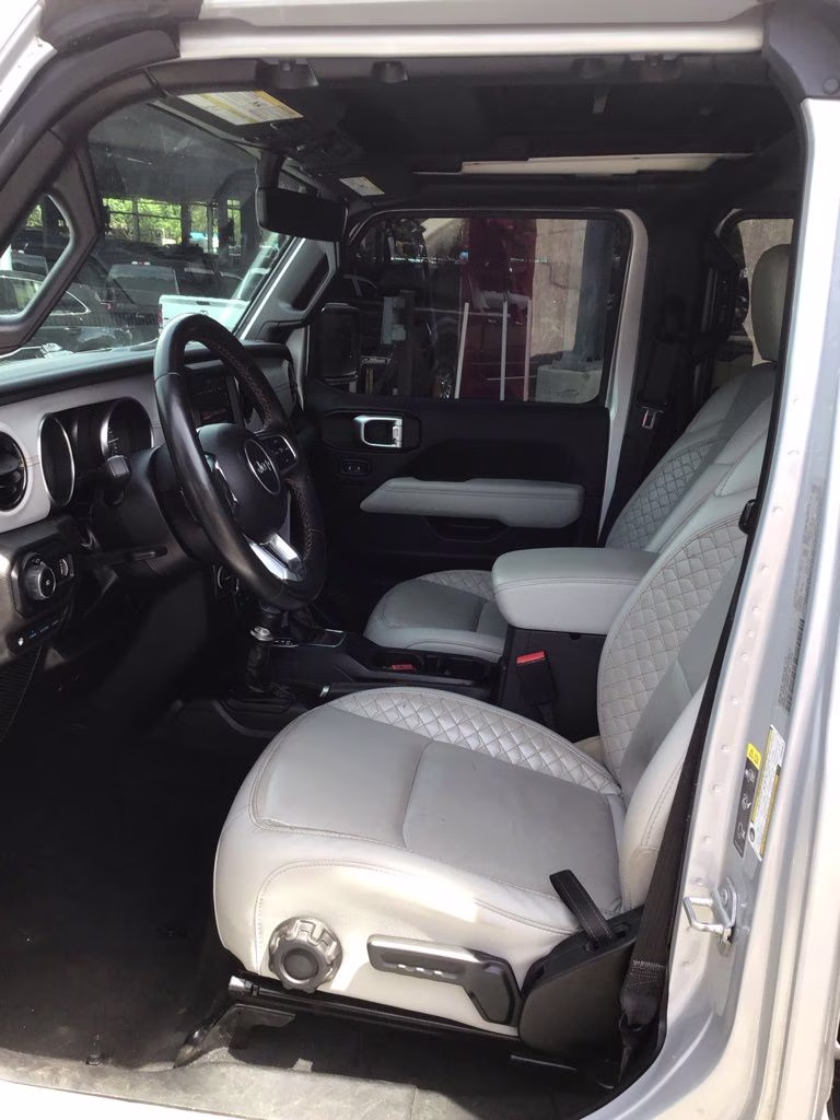 2023 Silver Zynith Clearcoat Jeep Wrangler Sahara 4xe 4X4 SUV