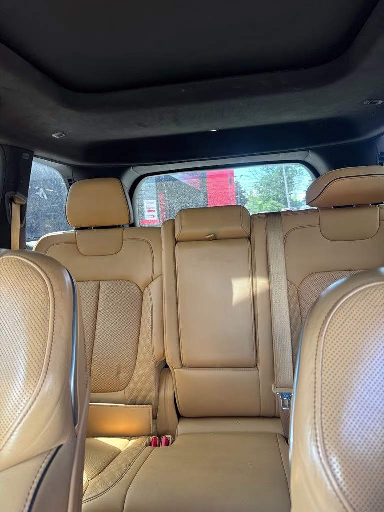 2023 Diamond Black Crystal Pearlcoat Jeep Grand Cherokee Summit Reserve 4X4 SUV