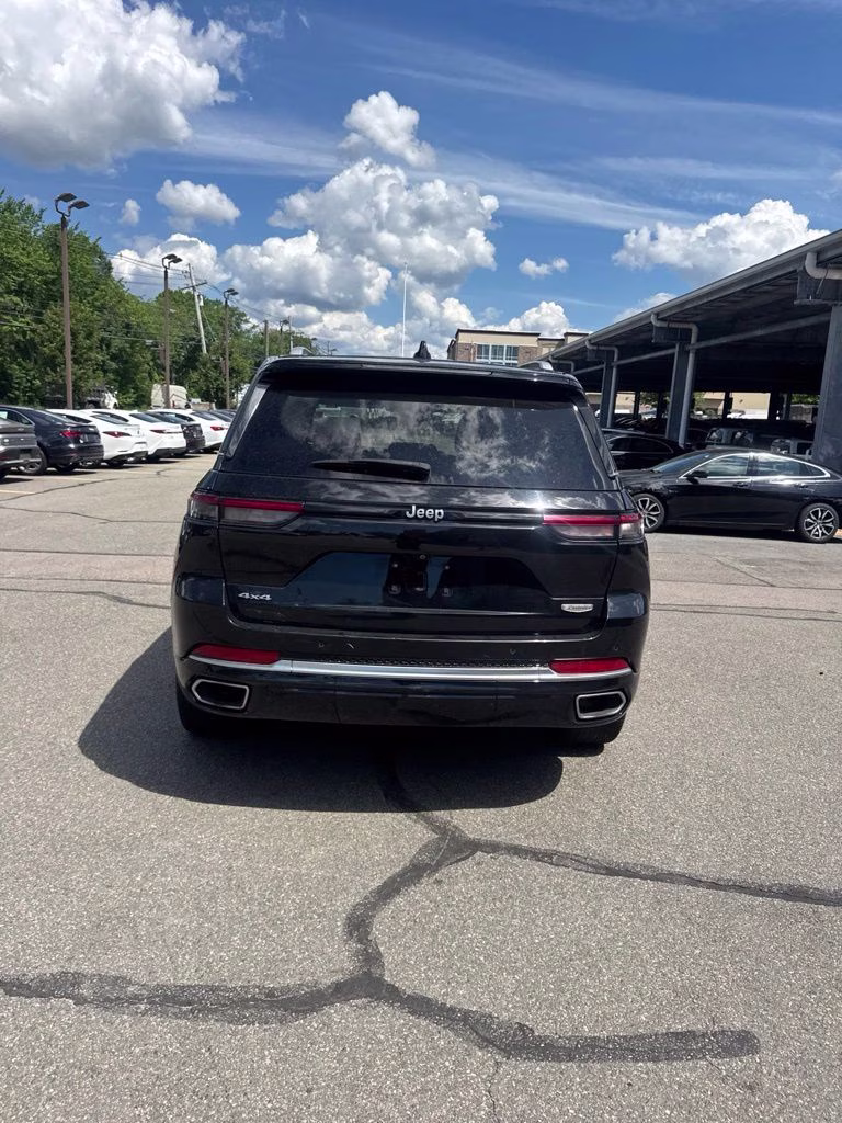 2023 Diamond Black Crystal Pearlcoat Jeep Grand Cherokee Summit Reserve 4X4 SUV