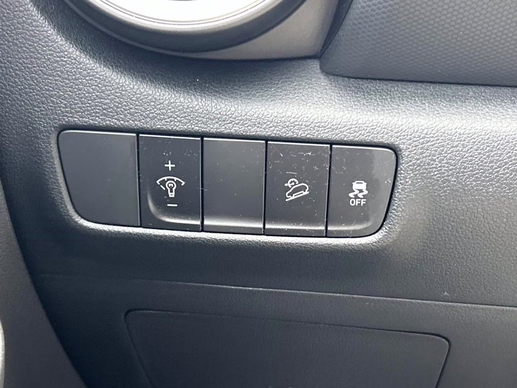 2023 Cyber Silver Hyundai Kona SEL AWD SUV