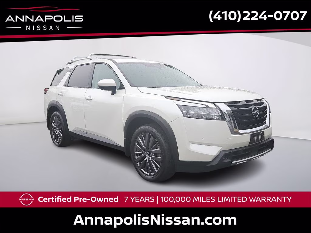 2024 Pearl White Tricoat Nissan Pathfinder SL 4X4 SUV