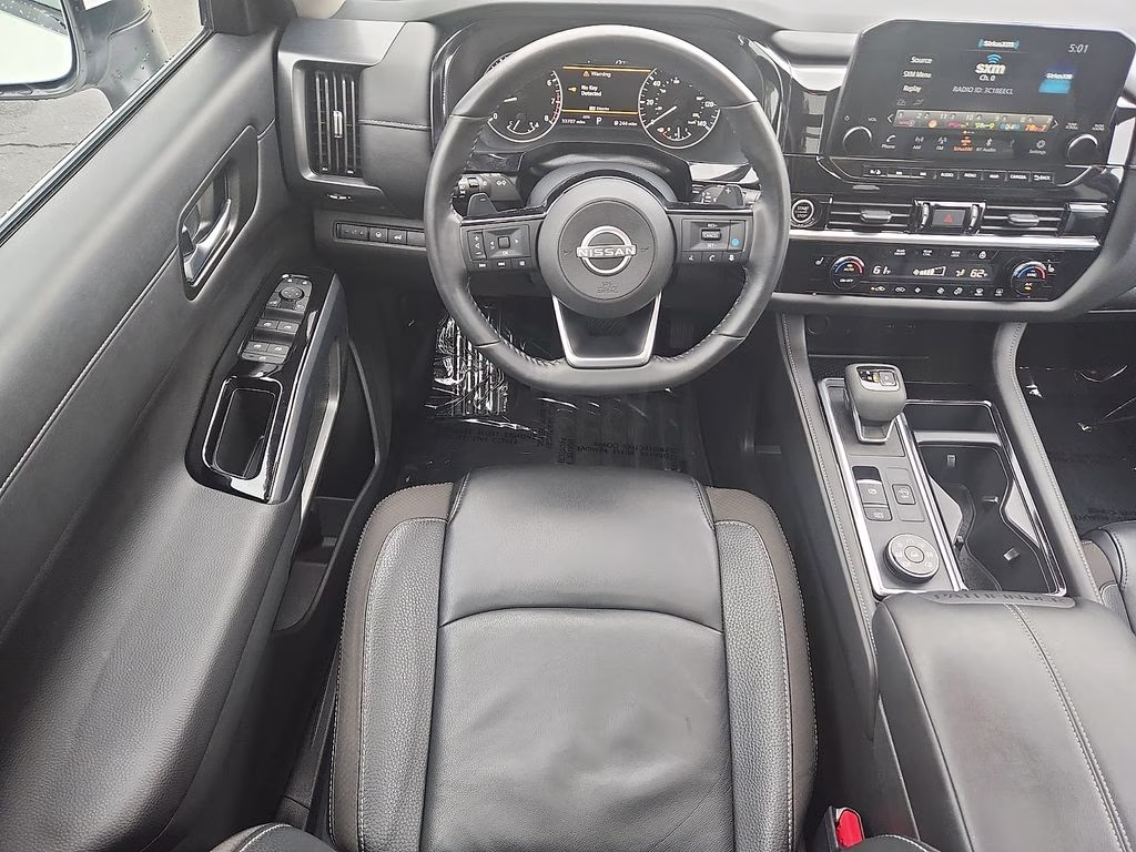 2024 Pearl White Tricoat Nissan Pathfinder SL 4X4 SUV