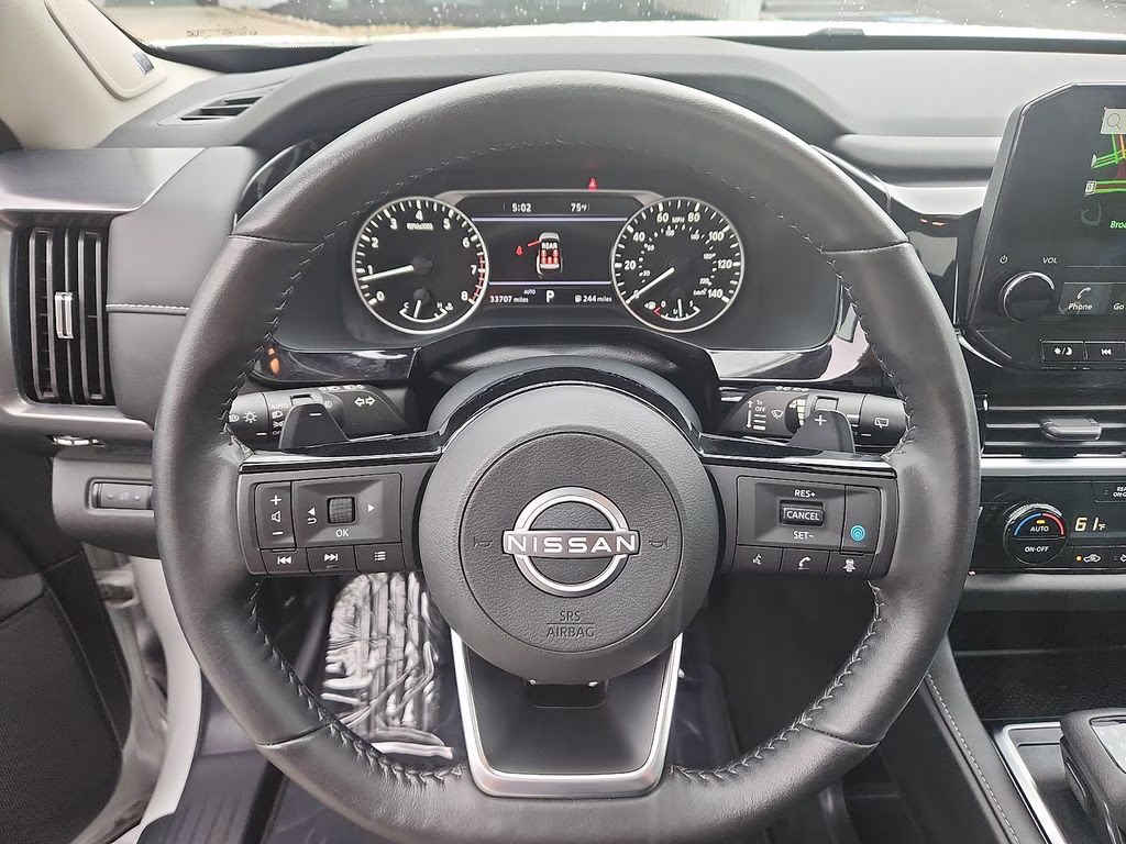 2024 Pearl White Tricoat Nissan Pathfinder SL 4X4 SUV