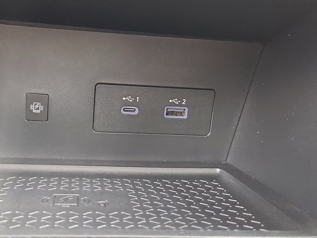 2024 Pearl White Tricoat Nissan Pathfinder SL 4X4 SUV