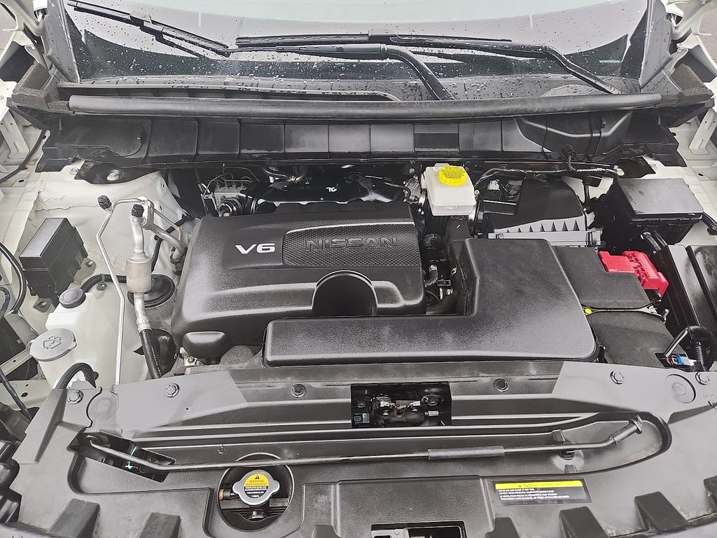 2024 Pearl White Tricoat Nissan Pathfinder SL 4X4 SUV