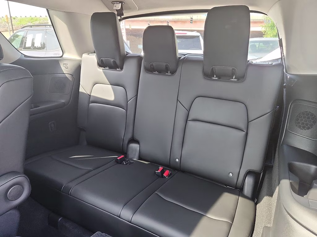 2026 Everest White Pearl Tricoat Nissan Pathfinder Platinum 4X4 SUV