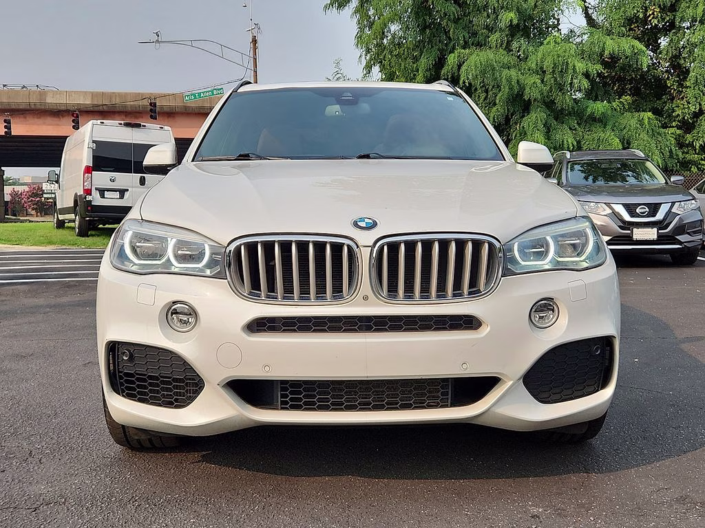 2016 White Metallic BMW X5 xDrive50i AWD SUV