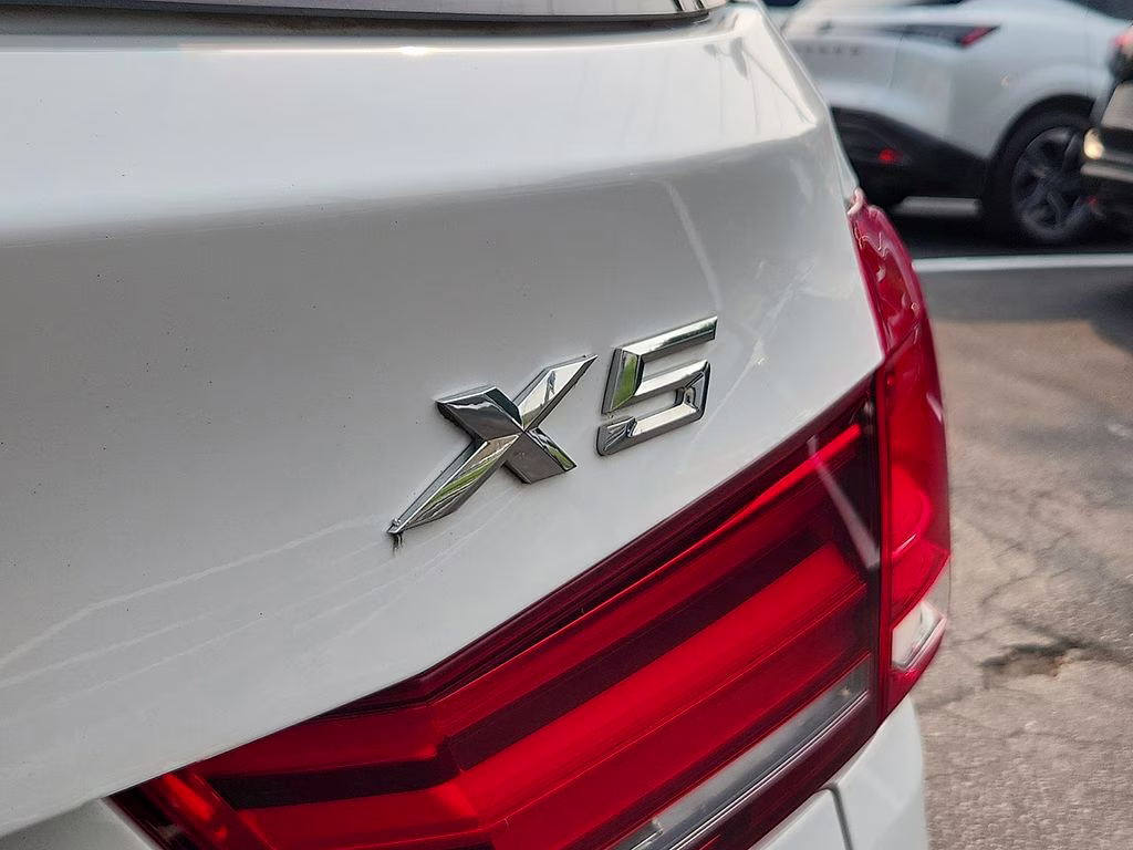 2016 White Metallic BMW X5 xDrive50i AWD SUV