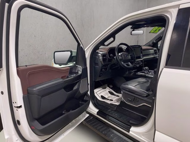 2023 Oxford White Ford F-150 Lariat 4X4 Truck